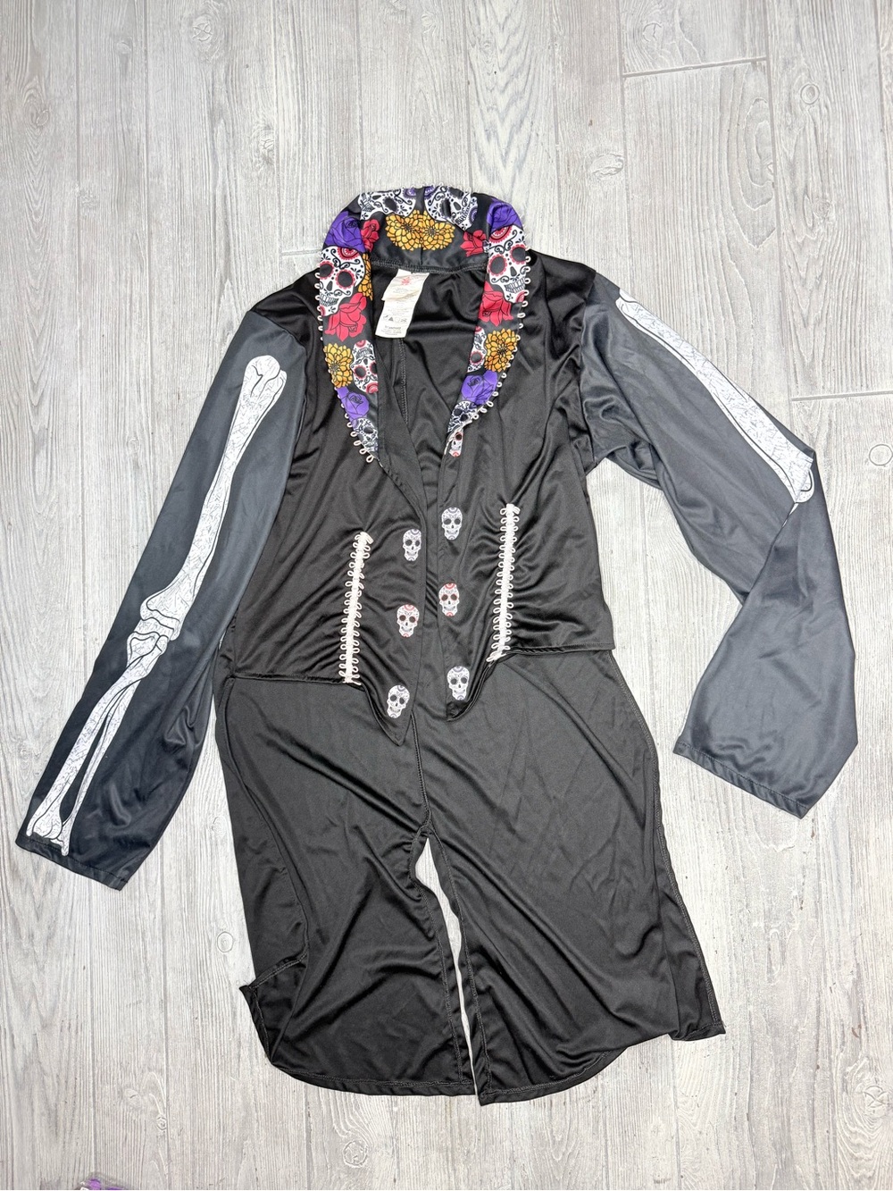 Spirit Halloween men’s day of the dead Halloween costumes Skelton jacket m